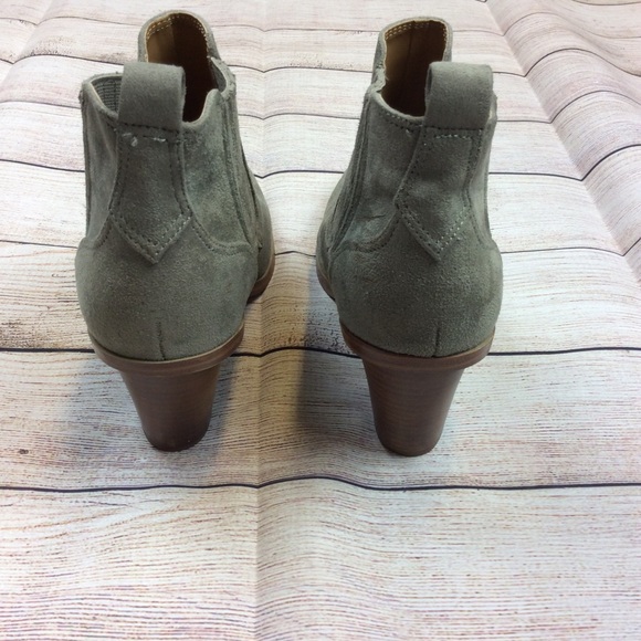 ❗️SOLD❗️Nine West Vegan Suede Gray Mayley Ankle Booties. - Picture 4 of 8